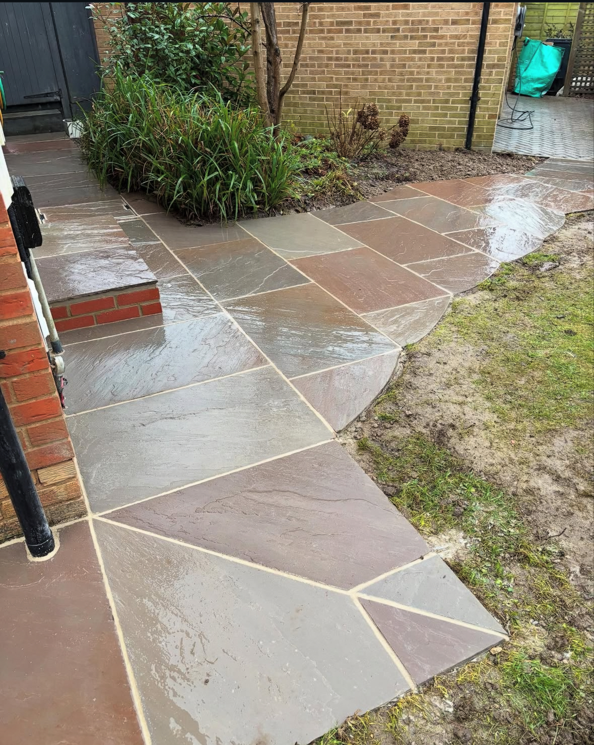 Sandstone curved patio